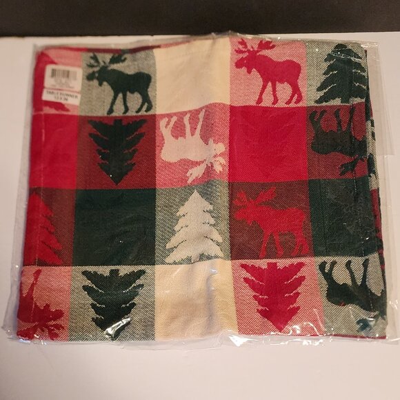 Park Imports Chrismoose Table Runner - Picture 1 of 3